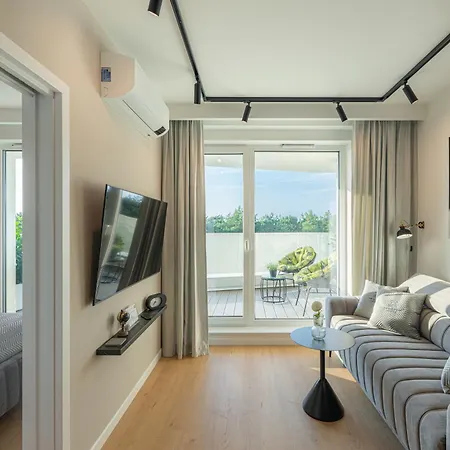 Tree Crown Sea Side Pearl *