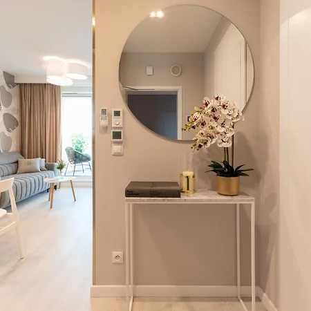 Tree Crown Sea Side Pearl