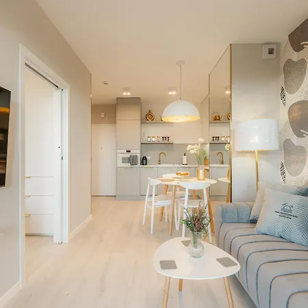 Tree Crown Sea Side Pearl Apartamento *