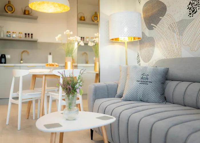 Tree Crown Sea Side Pearl