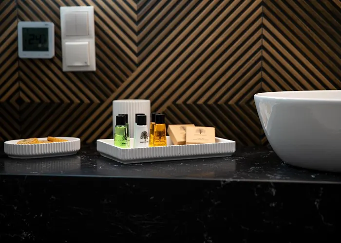 Tree Crown Sea Side Pearl