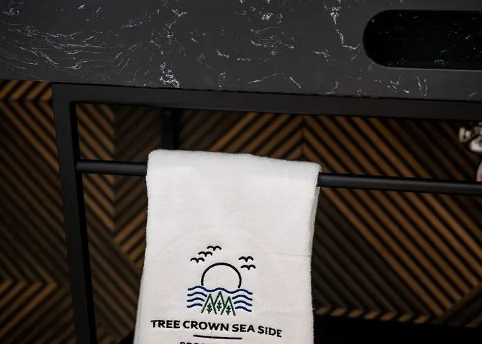 Tree Crown Sea Side Pearl *