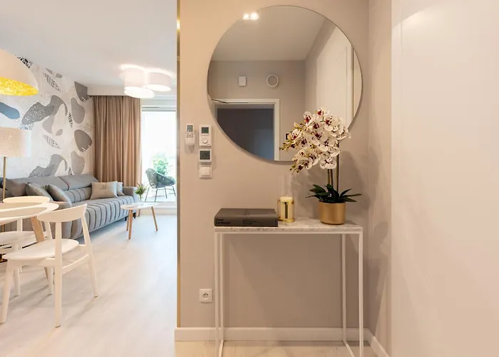 Tree Crown Sea Side Pearl